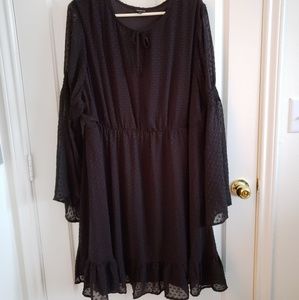 Black bellsleeved plus size dress